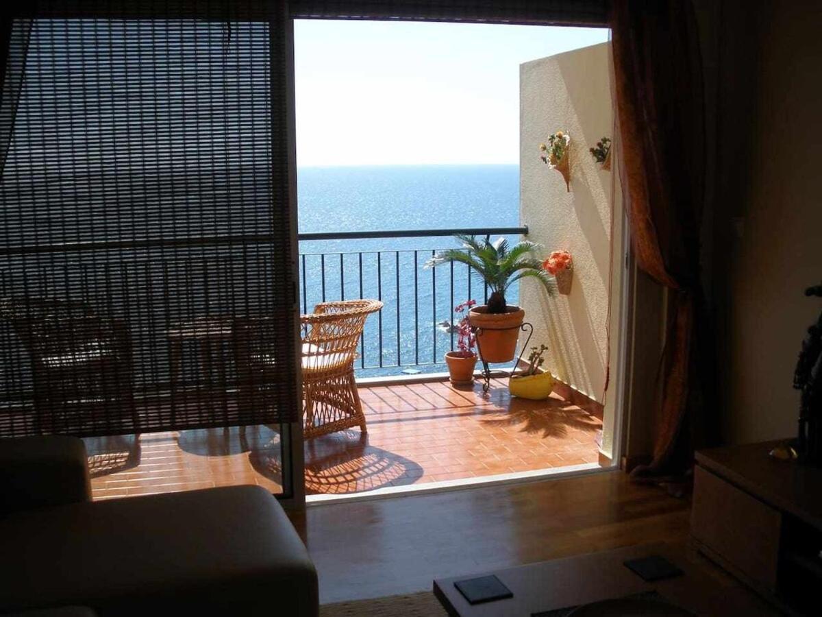 Pia'S Place - Apt With Sea View Канісу Екстер'єр фото
